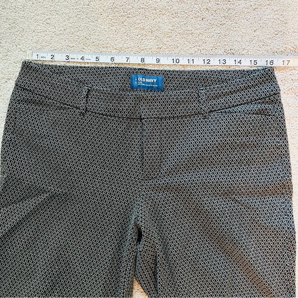 Old Navy Pixie Pants, Black and White Pattern, Size 10 - Picture 3 of 9